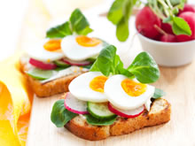 broodje met hardgekookt ei