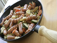 gewokte groentjes met frankfurterworst