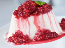 panna cotta met frambozencoulis