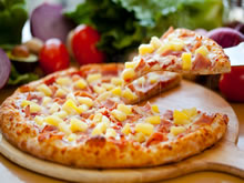 pizza met hesp en ananas