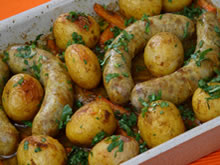 Uitgelezene Gepofte aardappeltjes met braadworst en worteltjes PB-21